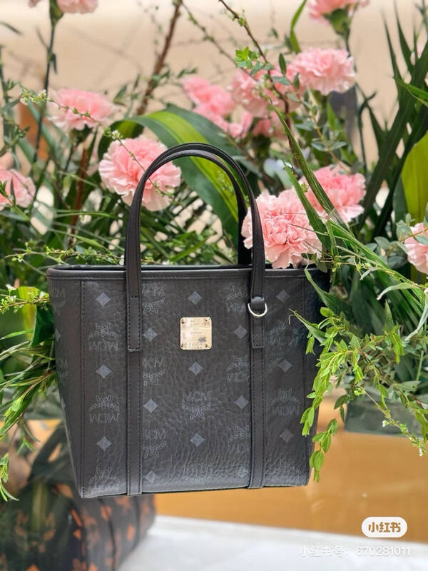 MCM Toni Visetos shoulder bag — Premium Replica