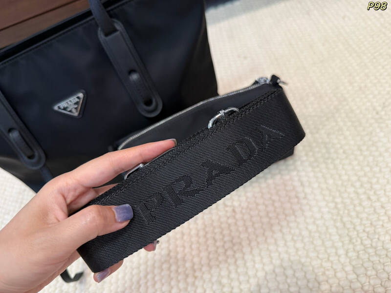 Prada Black shoulder bag — AAA Quality Replica