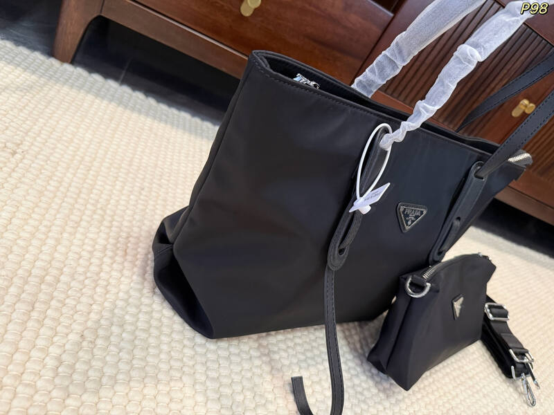 Prada Black shoulder bag — AAA Quality Replica