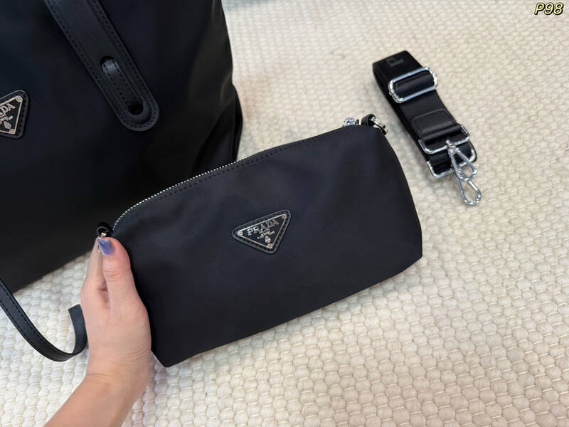 Prada Black shoulder bag — AAA Quality Replica
