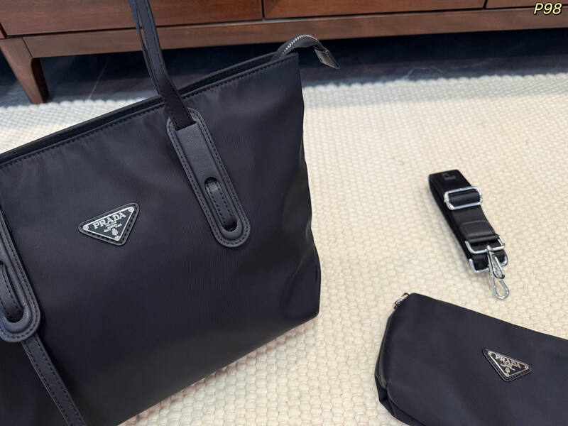 Prada Black shoulder bag — AAA Quality Replica