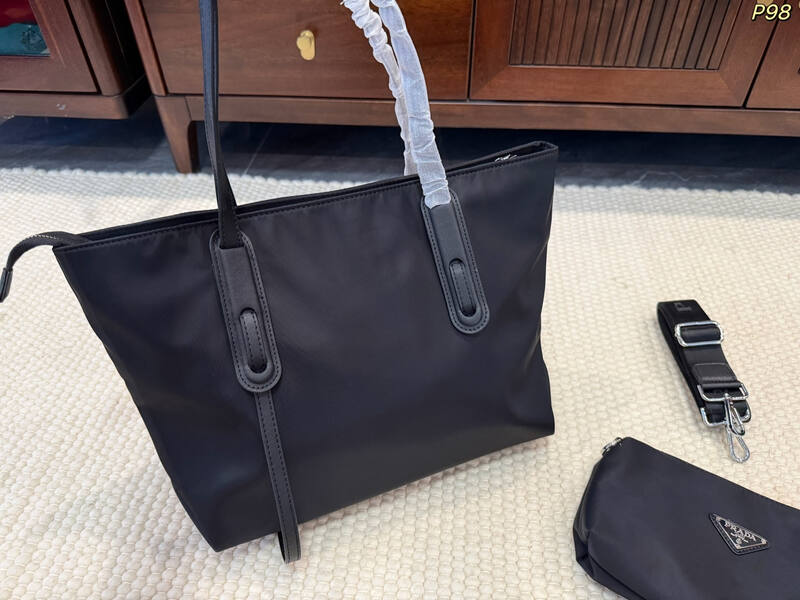 Prada Black shoulder bag — AAA Quality Replica
