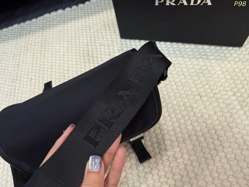 Prada Black 25x18x10cm shoulder bag — Premium Replica