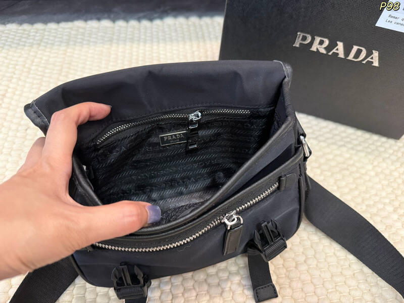 Prada Black 25x18x10cm shoulder bag — Premium Replica