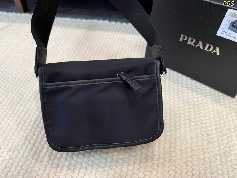 Prada Black 25x18x10cm shoulder bag — Premium Replica