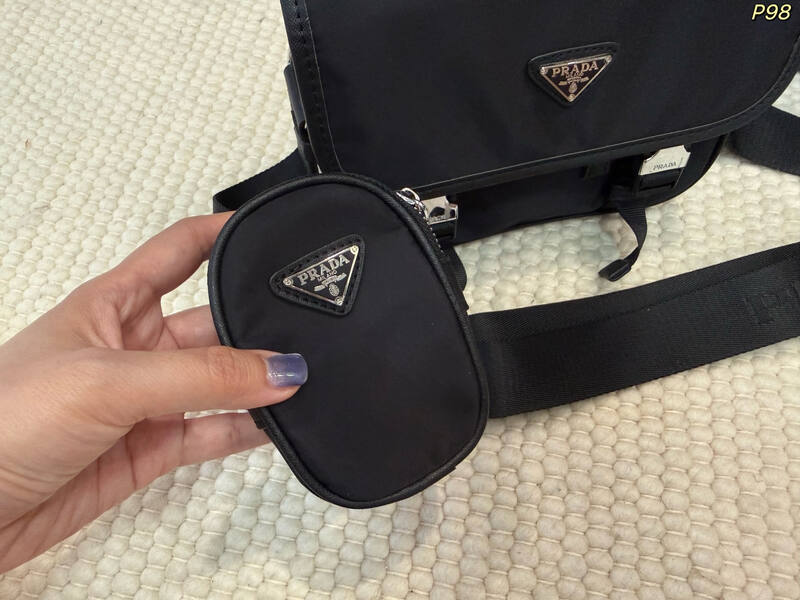 Prada Black 25x18x10cm shoulder bag — Premium Replica