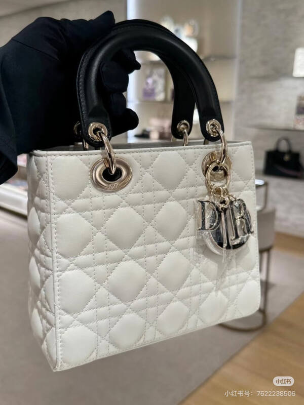 Dior Lady Pink handheld — Premium Replica