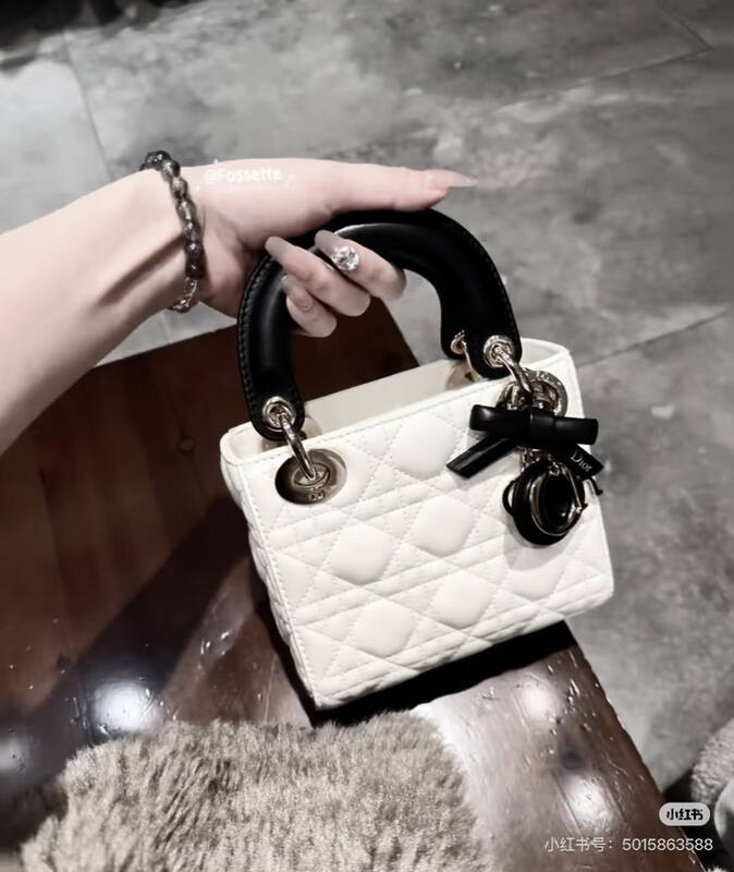 Dior Lady Pink handheld — Premium Replica