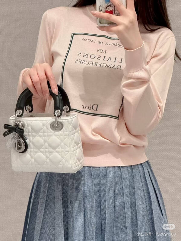 Dior Lady Pink handheld — Premium Replica