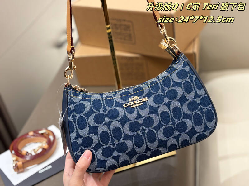 Coach Monogram shoulder bag — Top Quality Replica