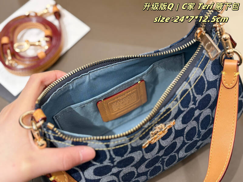 Coach Monogram shoulder bag — Top Quality Replica