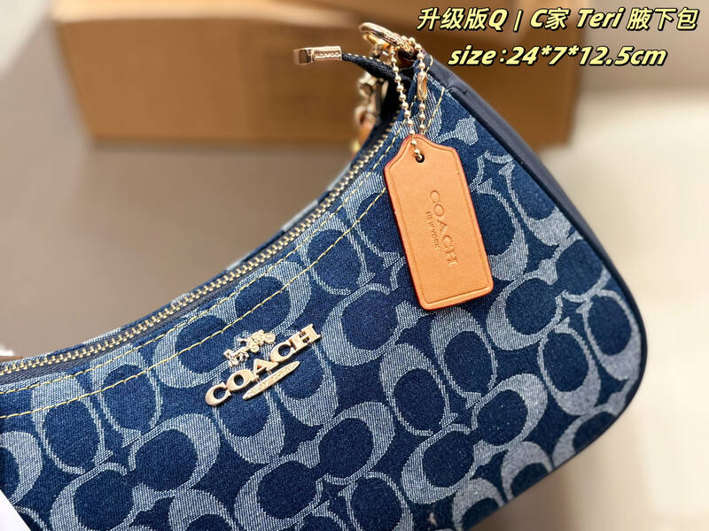 Coach Monogram shoulder bag — Top Quality Replica