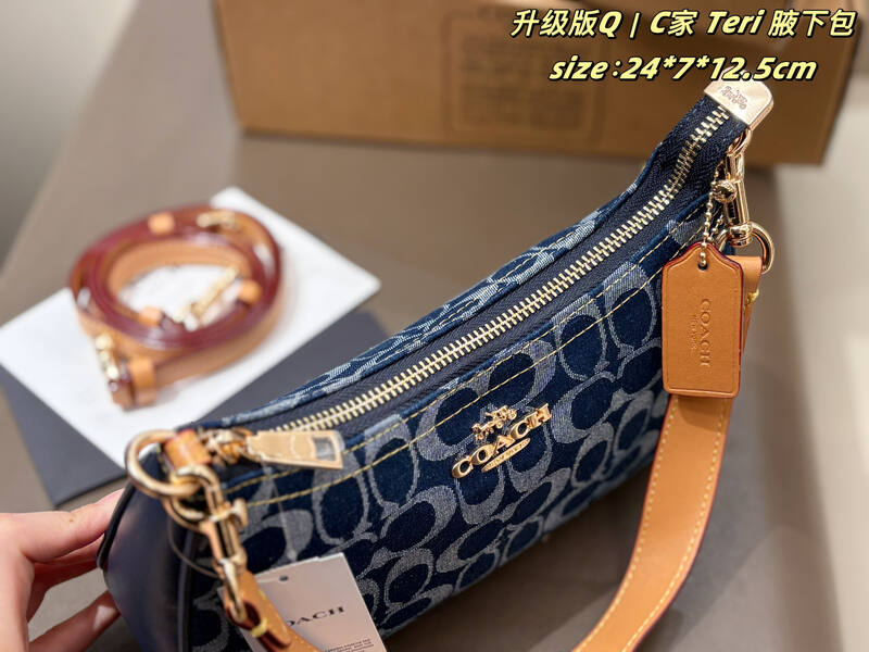 Coach Monogram shoulder bag — Top Quality Replica