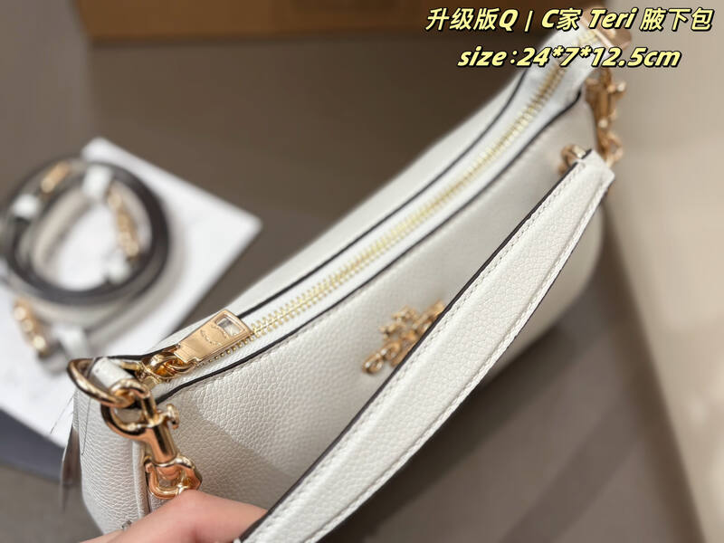 Coach White shoulder bag — Premium Replica