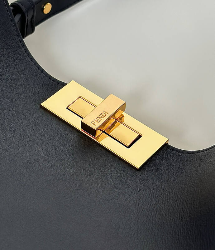 Fendi shoulder bag — Top Quality Replica