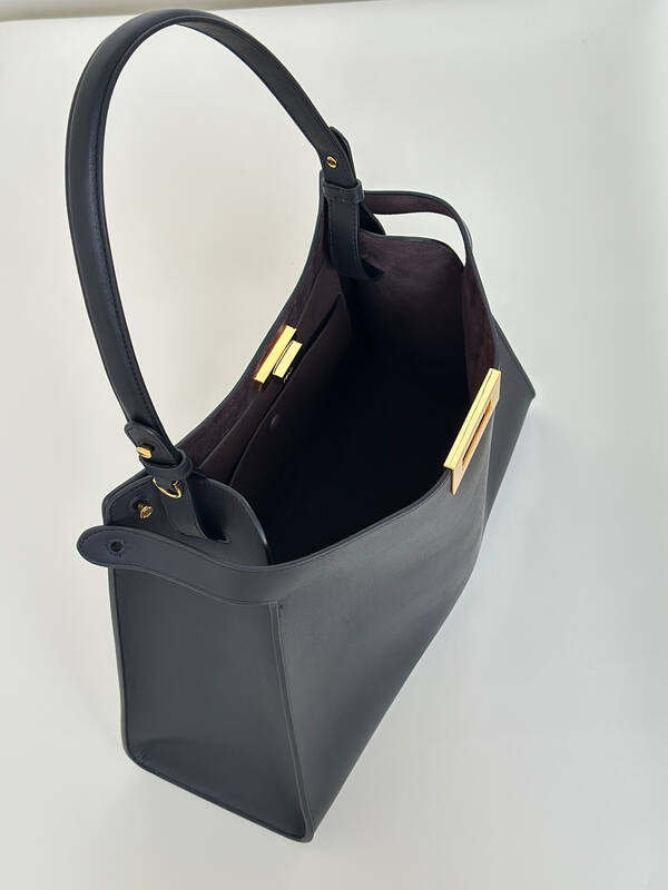 Fendi shoulder bag — Top Quality Replica