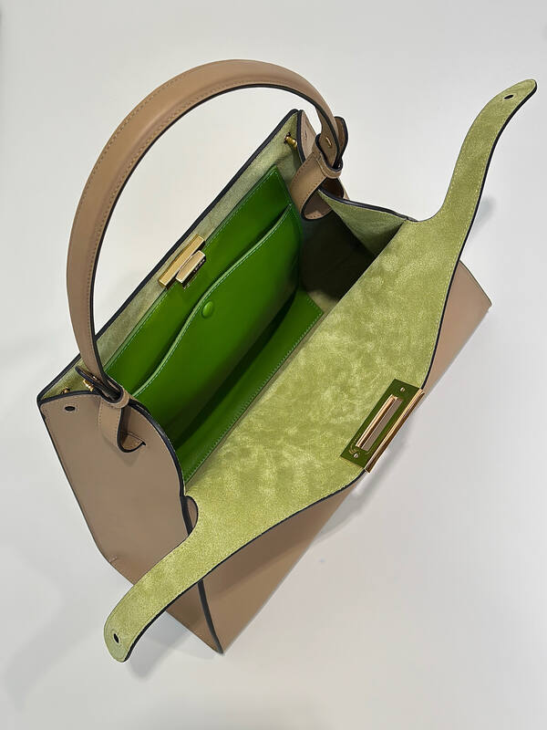 Fendi shoulder bag — AAA Quality Replica