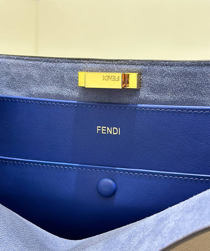 Fendi shoulder bag — Top Quality Replica