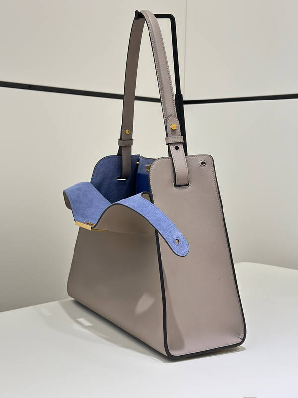 Fendi shoulder bag — Top Quality Replica