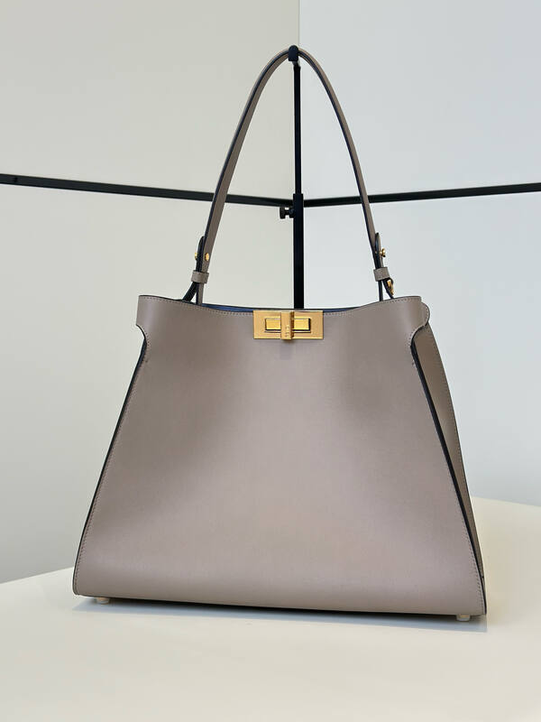 Fendi shoulder bag — Top Quality Replica