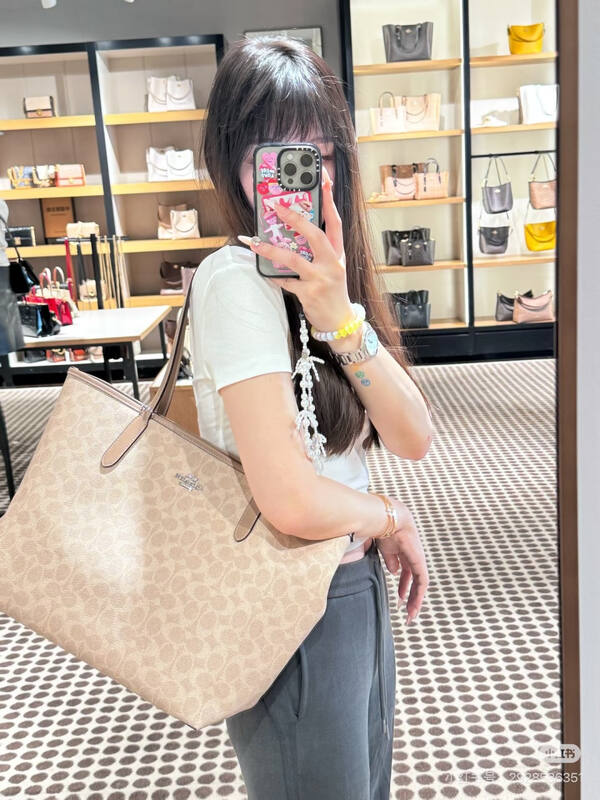 Coach City Beige 38x28x15cm shoulder bag — AAA Quality Replica