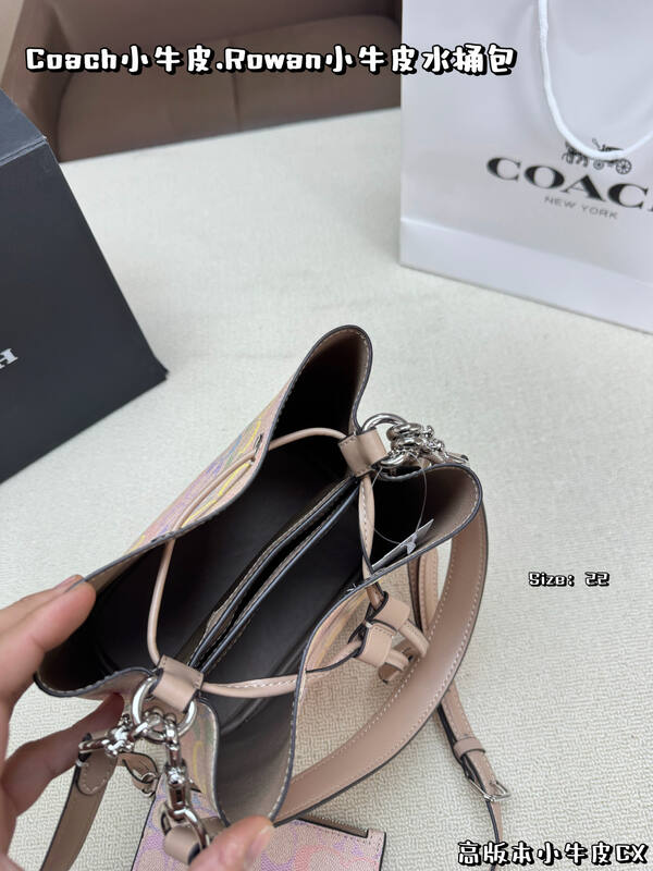 Coach Calfskin shoulder bag — Top Quality Replica