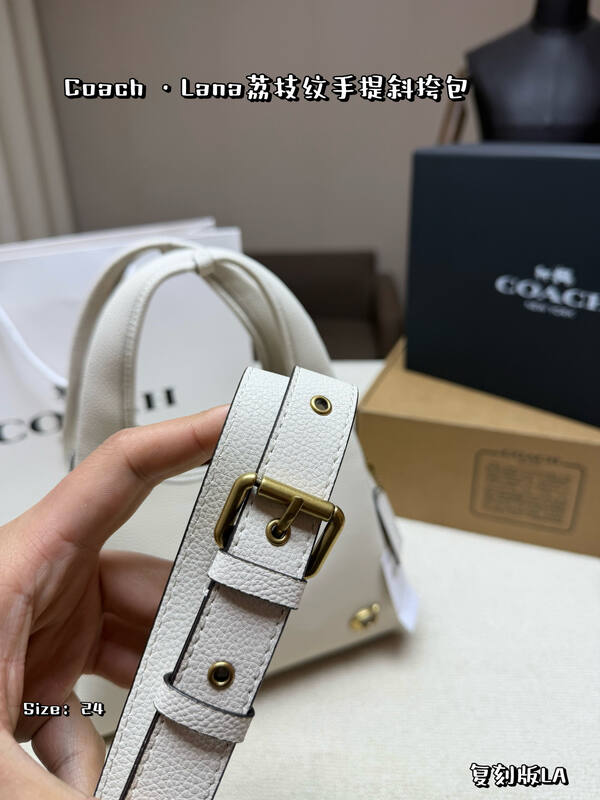 Coach White shoulder bag — AAA Quality Replica