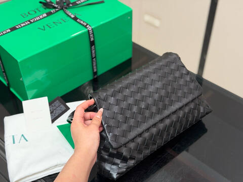 Bottega Veneta Black shoulder bag Top Quality Replica