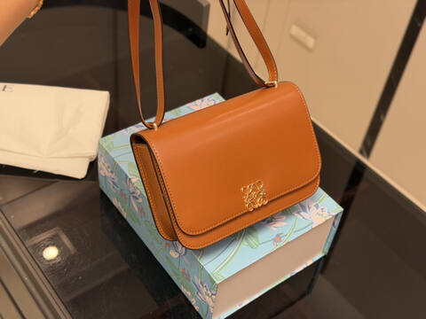 Loewe Brown 25x18x10cm shoulder bag Top Quality Replica