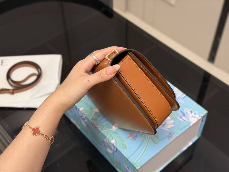 Loewe Brown 25x18x10cm shoulder bag — Top Quality Replica
