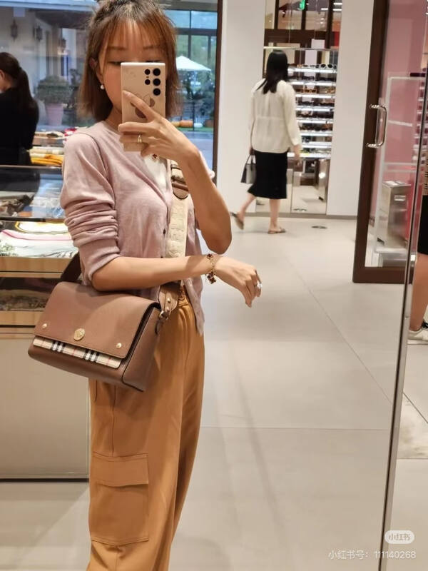 Burberry Brown shoulder bag — Premium Replica
