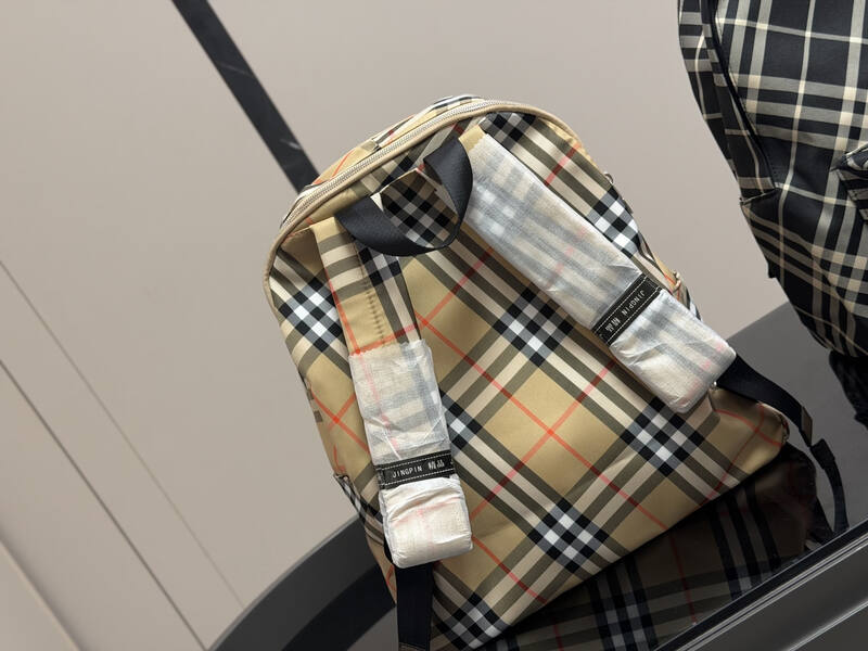 Burberry Black shoulder bag — Premium Replica
