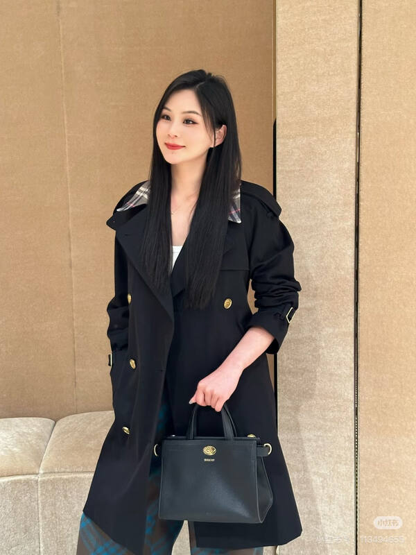 Burberry Black grained leather with Haymarket check side panels 26x20x12cm shoulder bag — AAA Quality Replica