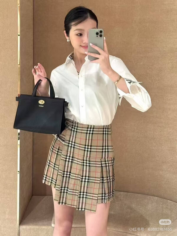 Burberry Black grained leather with Haymarket check side panels 26x20x12cm shoulder bag — AAA Quality Replica