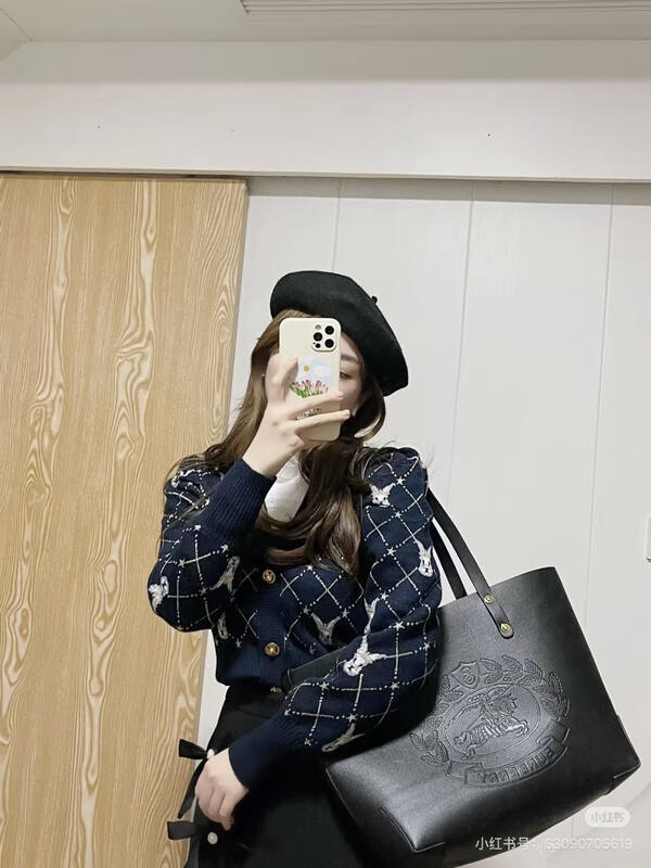Burberry Black 38x32x14cm tote bag — Top Quality Replica