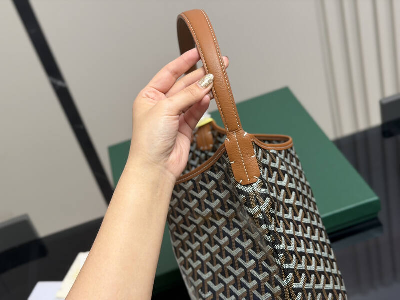 Goyard Brown shoulder bag — Premium Replica