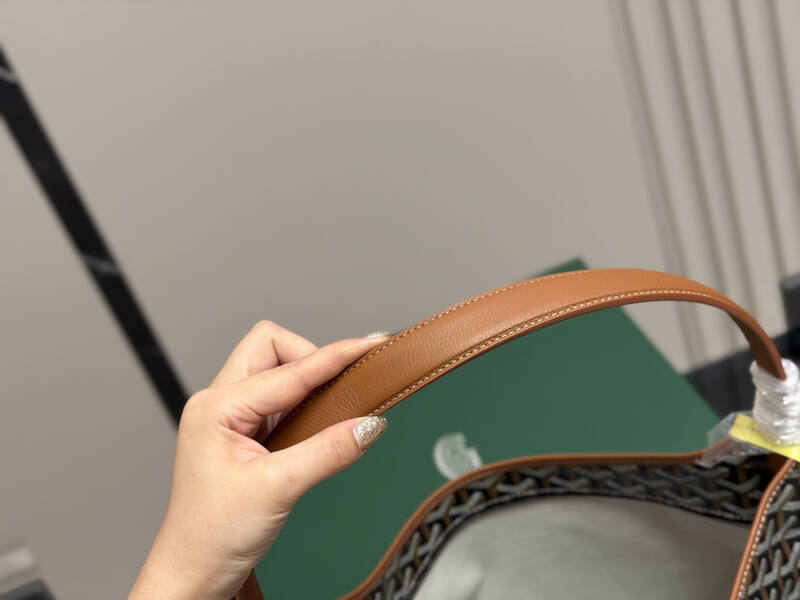 Goyard Brown shoulder bag — Premium Replica