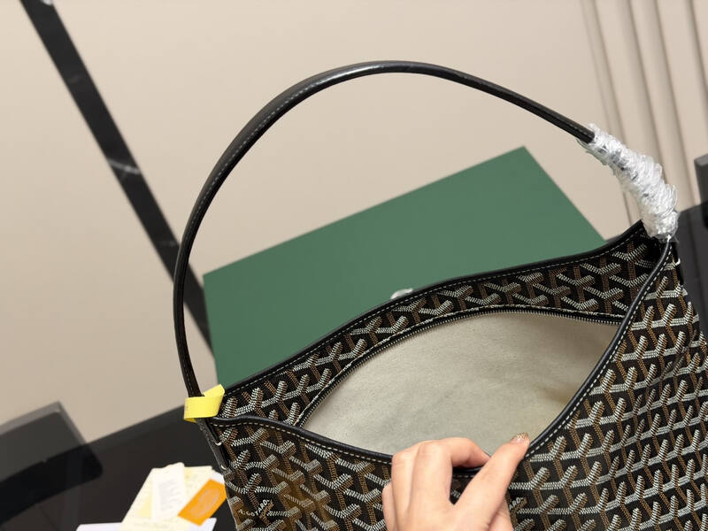 Goyard Black shoulder bag — Premium Replica