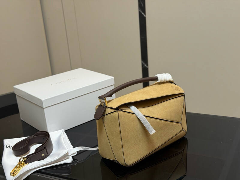 Loewe Brown 25x18x10cm shoulder bag — Top Quality Replica