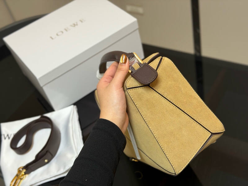Loewe Brown 25x18x10cm shoulder bag — Top Quality Replica