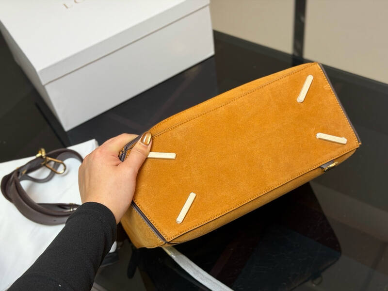 Loewe Brown 25x18x10cm shoulder bag — AAA Quality Replica