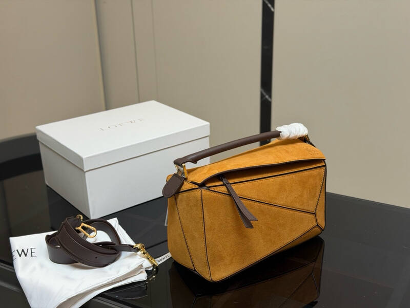 Loewe Brown 25x18x10cm shoulder bag — AAA Quality Replica