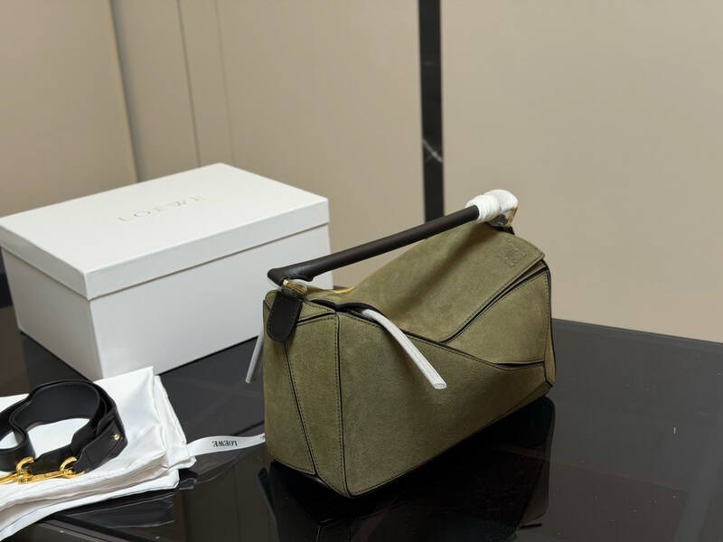 Loewe Brown 25x18x10cm shoulder bag — Top Quality Replica