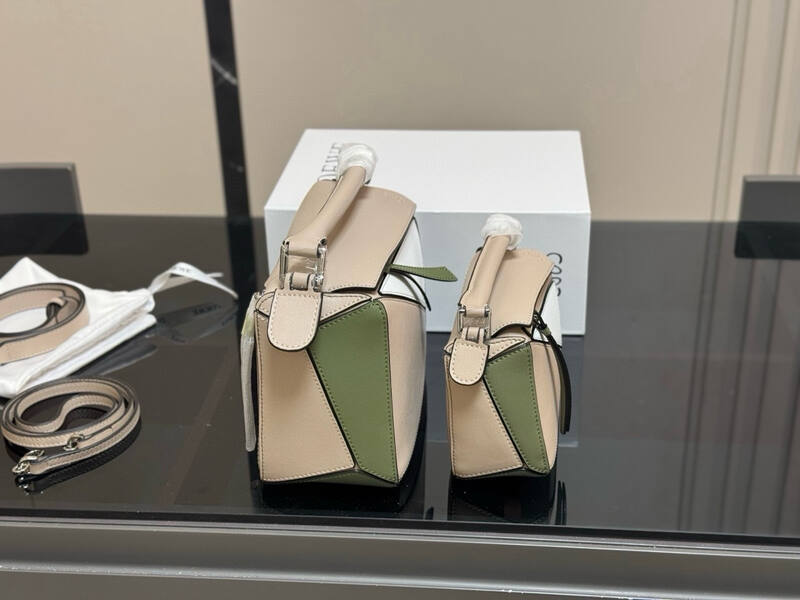 Loewe White shoulder bag — Top Quality Replica