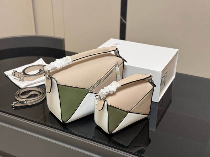 Loewe White shoulder bag — Top Quality Replica