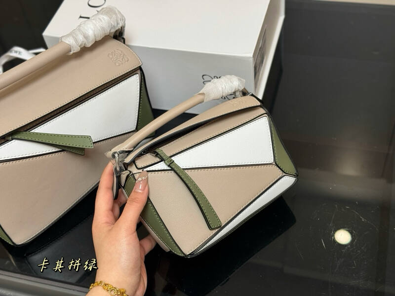 Loewe White shoulder bag — Top Quality Replica
