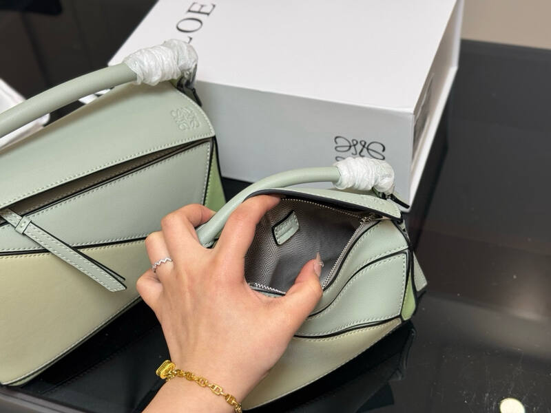 Loewe Green shoulder bag — Premium Replica