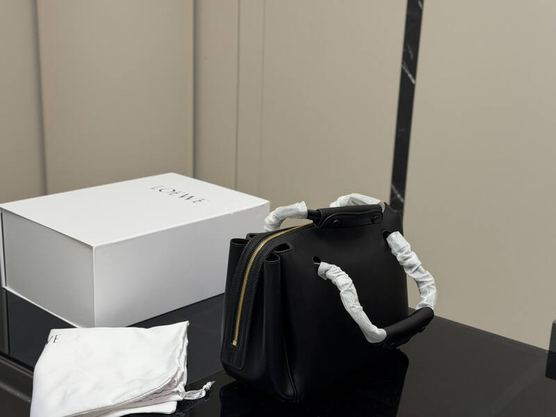 Loewe Black 25x18x10cm shoulder bag — 1:1 Replica