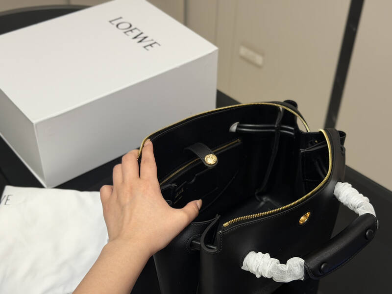 Loewe Black 25x18x10cm shoulder bag — 1:1 Replica