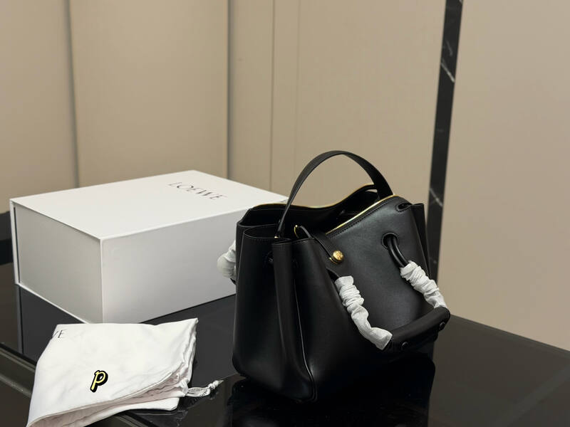 Loewe Black 25x18x10cm shoulder bag — 1:1 Replica